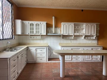 CASA EN VENTA EN MIRAFLORES