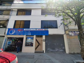 Casa Rentera de Oportunidad, 5 departamentos y 2 locales comerciales, El Ejido, Quito