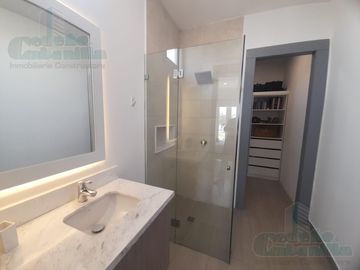 VENTA DE LUJOSA VILLA EN AIRES DEL BATAN