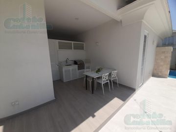 VENTA DE LUJOSA VILLA EN AIRES DEL BATAN