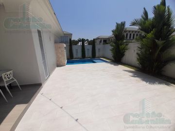 VENTA DE LUJOSA VILLA EN AIRES DEL BATAN
