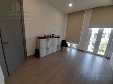 VENTA DE LUJOSA VILLA EN AIRES DEL BATAN
