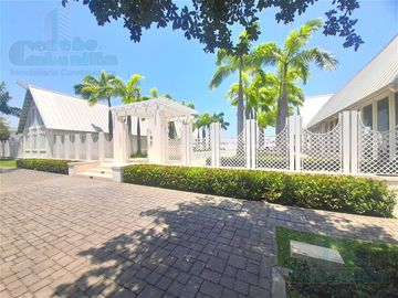 VENTA DE LUJOSA VILLA EN AIRES DEL BATAN