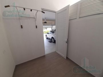 VENTA DE LUJOSA VILLA EN AIRES DEL BATAN