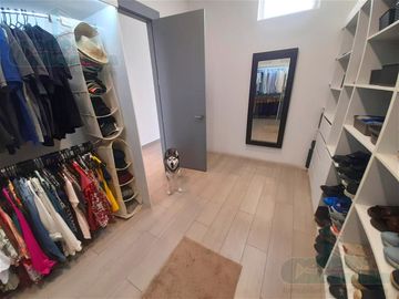 VENTA DE LUJOSA VILLA EN AIRES DEL BATAN