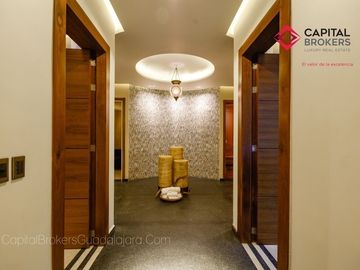 Casa en Venta en Reserva Real Con Alberca Por Zona Andares Terminados de Lujo