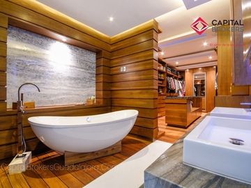 Casa en Venta en Reserva Real Con Alberca Por Zona Andares Terminados de Lujo