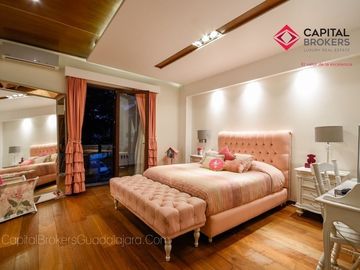 Casa en Venta en Reserva Real Con Alberca Por Zona Andares Terminados de Lujo