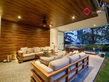 Casa en Venta en Reserva Real Con Alberca Por Zona Andares Terminados de Lujo