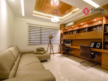 Casa en Venta en Reserva Real Con Alberca Por Zona Andares Terminados de Lujo
