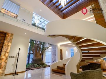 Casa en Venta en Reserva Real Con Alberca Por Zona Andares Terminados de Lujo