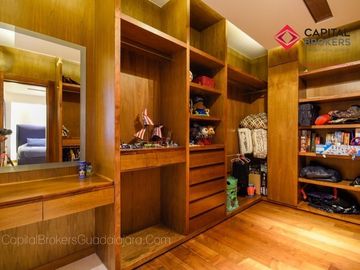 Casa en Venta en Reserva Real Con Alberca Por Zona Andares Terminados de Lujo