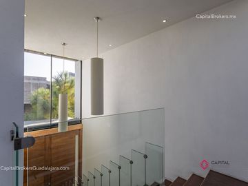 Casa en venta de lujo Fraccionamiento  Colinas Virreyes frente Puerta  las Lomas