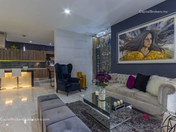 Casa en venta de lujo Fraccionamiento  Colinas Virreyes frente Puerta  las Lomas