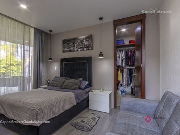 Casa en venta de lujo Fraccionamiento  Colinas Virreyes frente Puerta  las Lomas