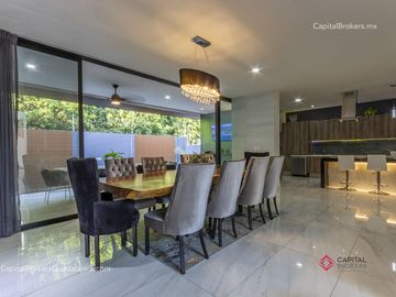 Casa en venta de lujo Fraccionamiento  Colinas Virreyes frente Puerta  las Lomas
