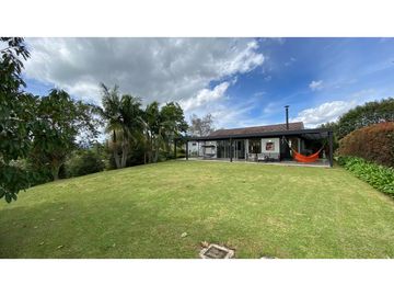 Venta de casa campestre en parcelacion via San Antonio La Ceja