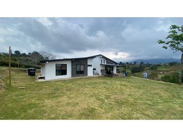 Venta de casa campestre en El Carmen de Viboral, Antioquia