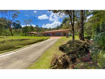 Venta de casa finca en Rionegro, Antioquia cercana al túnel de Oriente