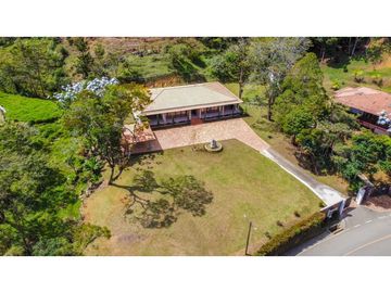 Venta de casa finca en Rionegro, Antioquia cercana al túnel de Oriente