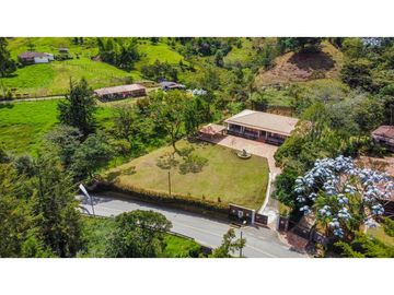 Venta de casa finca en Rionegro, Antioquia cercana al túnel de Oriente