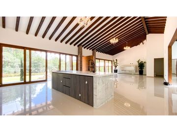 Venta de casa finca en Rionegro, Antioquia cercana al túnel de Oriente