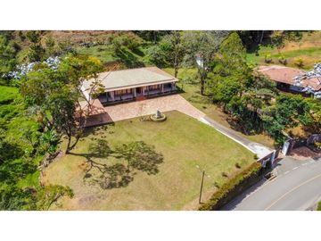 Venta de casa finca en Rionegro, Antioquia cercana al túnel de Oriente