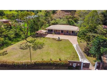 Venta de casa finca en Rionegro, Antioquia cercana al túnel de Oriente