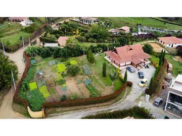 Venta de casa campestre en el Carmen de Viboral