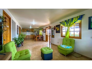 Venta de casa campestre en el Carmen de Viboral