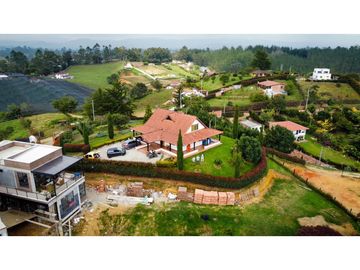 Venta de casa campestre en el Carmen de Viboral