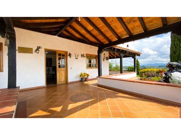 Venta de casa campestre en el Carmen de Viboral