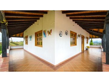 Venta de casa campestre en el Carmen de Viboral