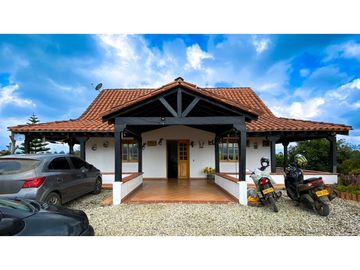 Venta de casa campestre en el Carmen de Viboral