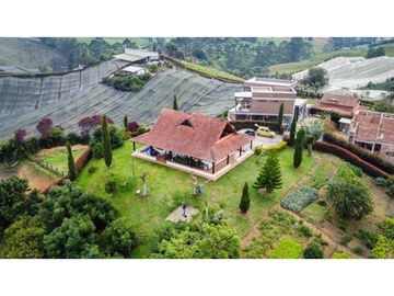 Venta de casa campestre en el Carmen de Viboral