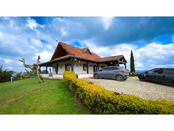Venta de casa campestre en el Carmen de Viboral