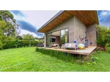 Venta de casa en exclusiva parcelación de Rionegro vereda El Tablazo