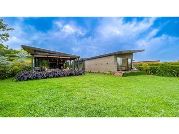 Venta de casa en exclusiva parcelación de Rionegro vereda El Tablazo