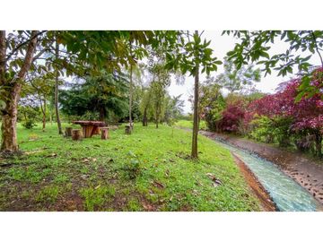 Venta de casa en exclusiva parcelación de Rionegro vereda El Tablazo