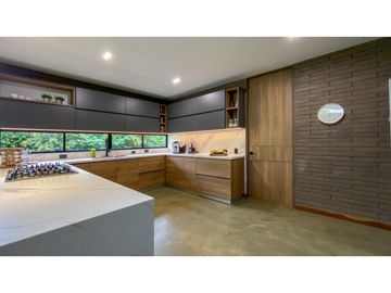 Venta de casa en exclusiva parcelación de Rionegro vereda El Tablazo