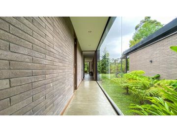 Venta de casa en exclusiva parcelación de Rionegro vereda El Tablazo
