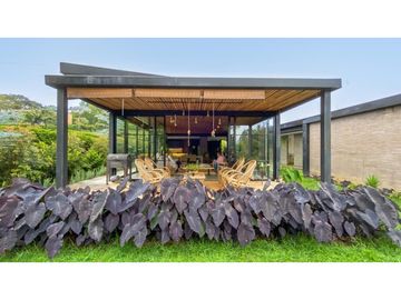 Venta de casa en exclusiva parcelación de Rionegro vereda El Tablazo