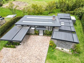 Venta de casa finca en Llanogrande, Rionegro