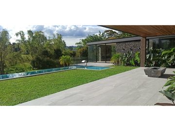 Venta de casa finca en Llanogrande, Rionegro