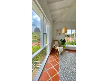 Venta de casa en unidad cerrada de Guatapé Antioquia