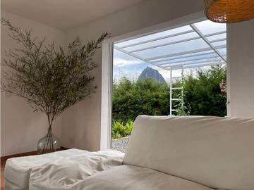 Venta de casa en unidad cerrada de Guatapé Antioquia
