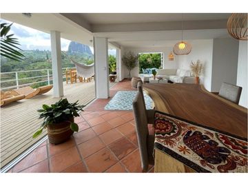 Venta de casa en unidad cerrada de Guatapé Antioquia