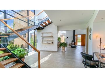 Venta de casa en exclusiva urbanización de Llano Grande Antioquia