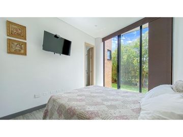 Venta de casa en exclusiva urbanización de Llano Grande Antioquia