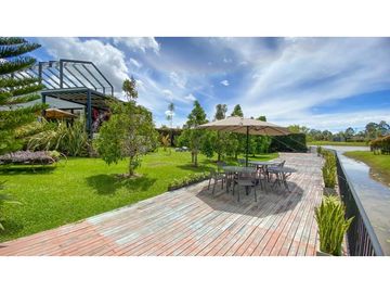 Venta de casa en exclusiva urbanización de Llano Grande Antioquia